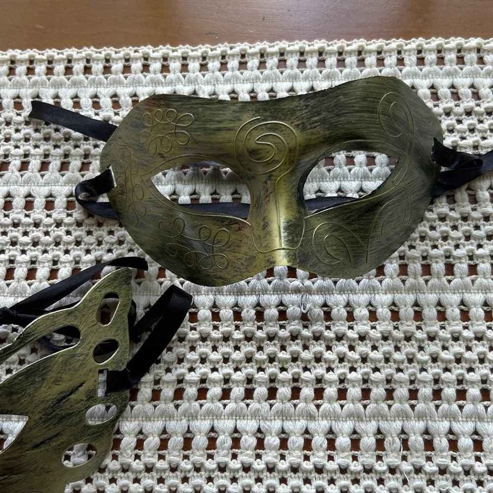 Gold Butterfly and Venetian Mask Set Easy Tie Ribbons Resin Plastic Comfortable